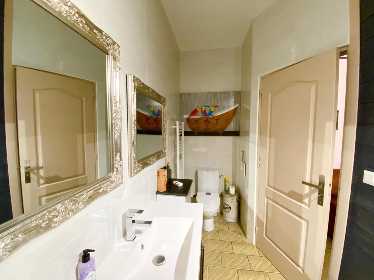 O Clair De Lune Au Coeur De Sarlat - Chambres Climatisees - Parking Prive - Piscine Chauffee - Spa Et Massages 外观 照片