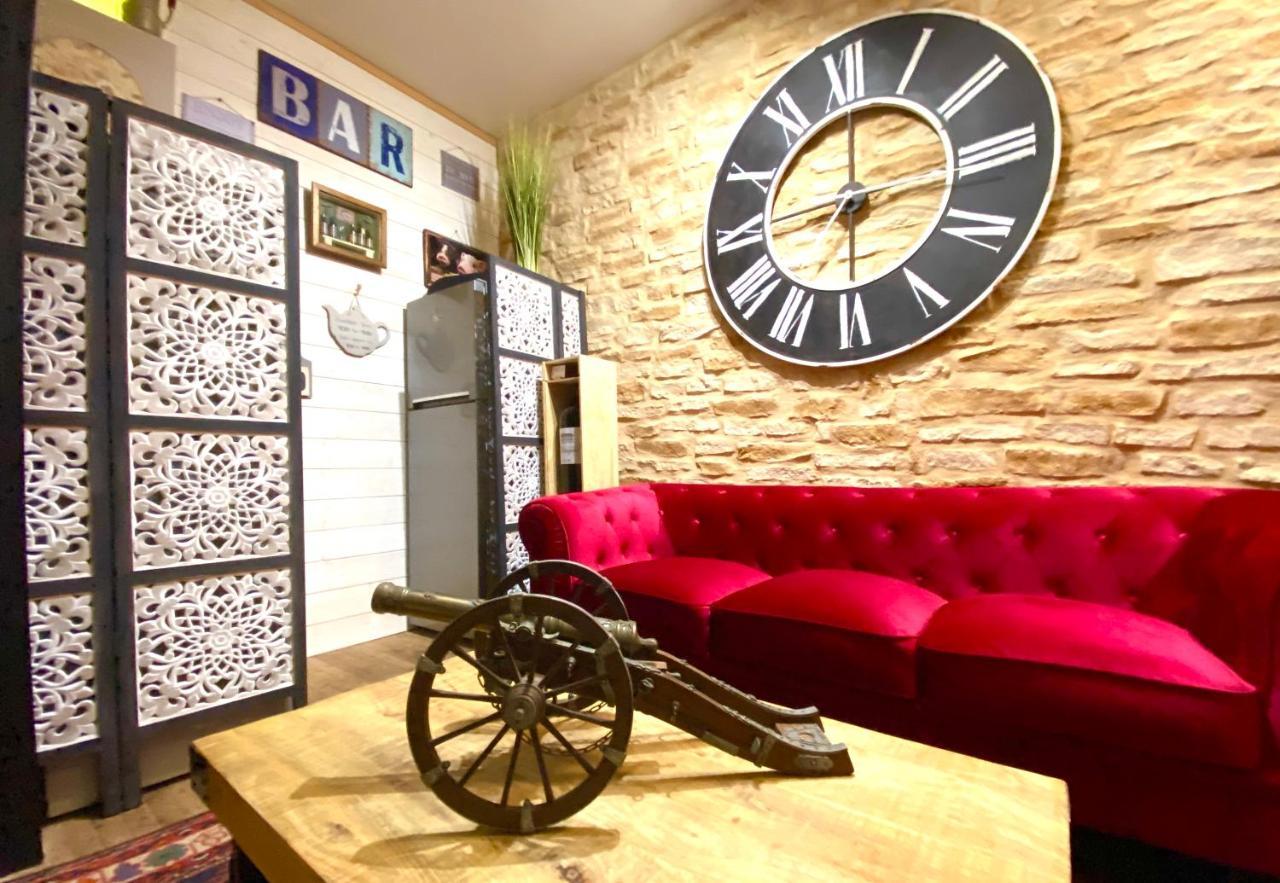 O Clair De Lune Au Coeur De Sarlat - Chambres Climatisees - Parking Prive - Piscine Chauffee - Spa Et Massages 外观 照片