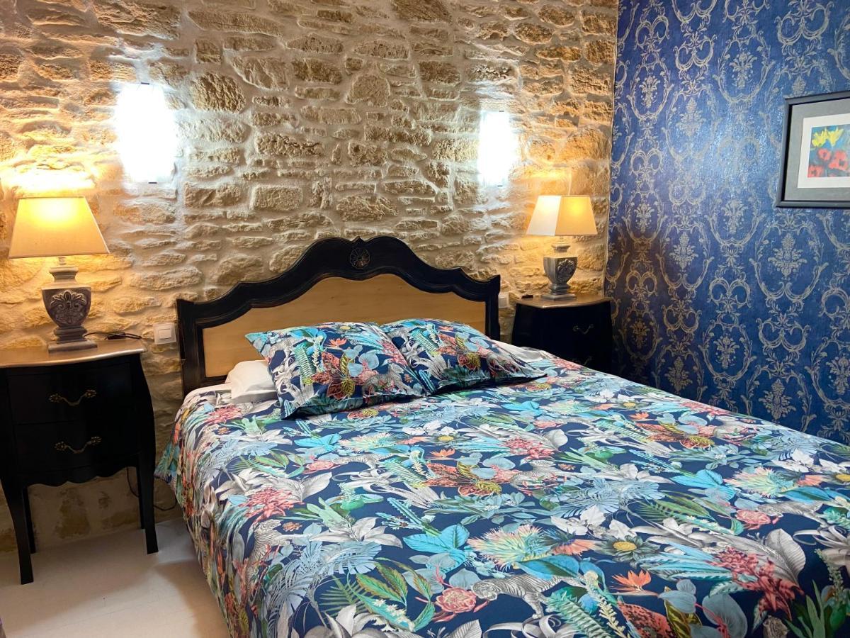 O Clair De Lune Au Coeur De Sarlat - Chambres Climatisees - Parking Prive - Piscine Chauffee - Spa Et Massages 外观 照片