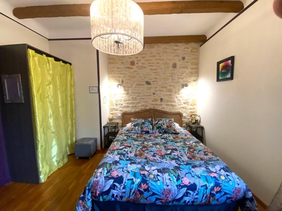 O Clair De Lune Au Coeur De Sarlat - Chambres Climatisees - Parking Prive - Piscine Chauffee - Spa Et Massages 外观 照片