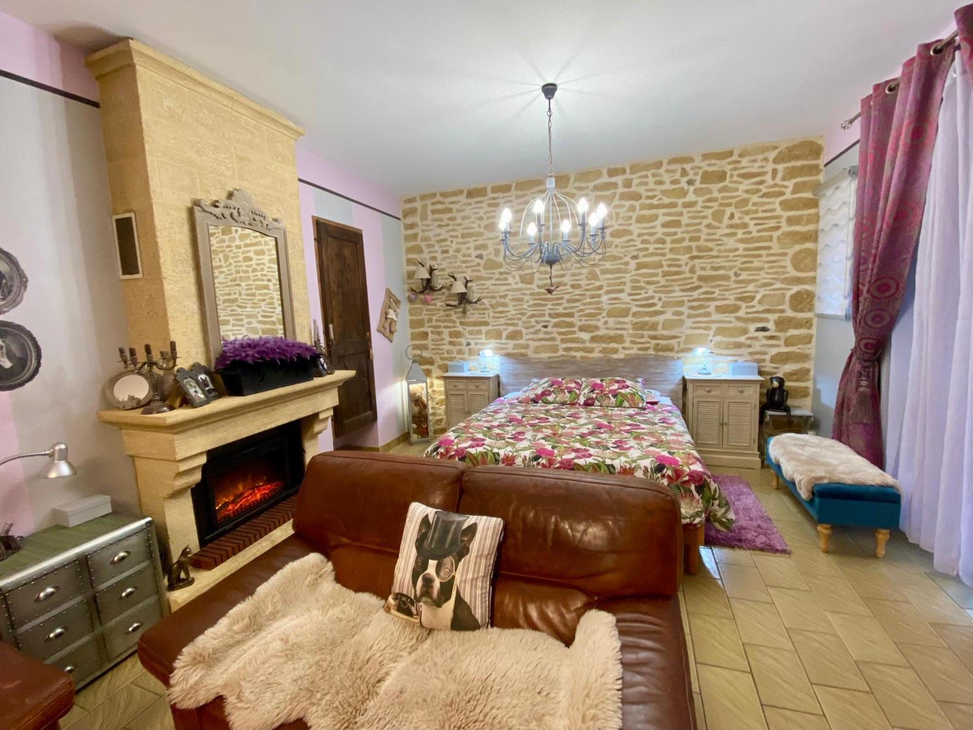 O Clair De Lune Au Coeur De Sarlat - Chambres Climatisees - Parking Prive - Piscine Chauffee - Spa Et Massages 外观 照片
