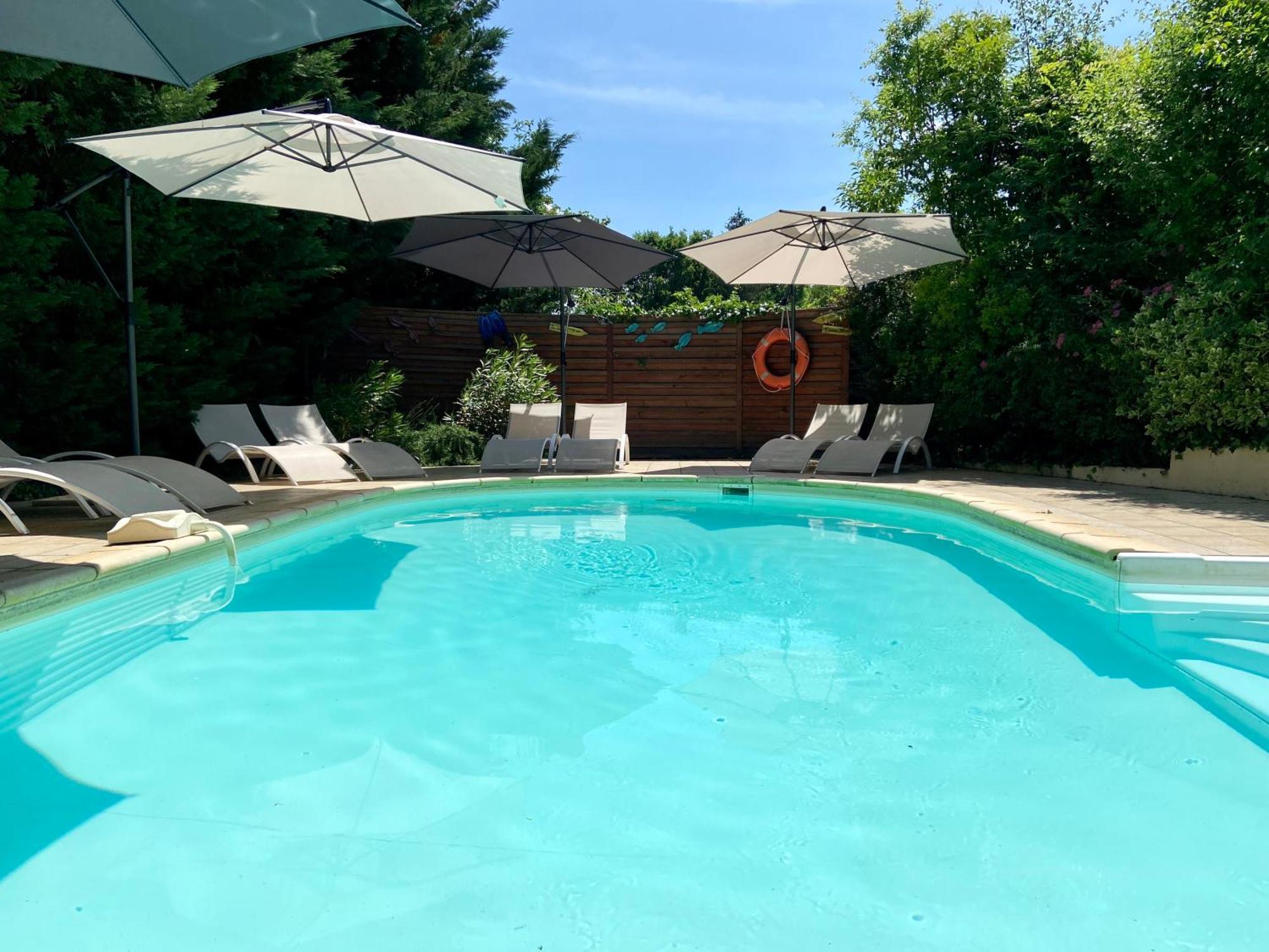 O Clair De Lune Au Coeur De Sarlat - Chambres Climatisees - Parking Prive - Piscine Chauffee - Spa Et Massages 外观 照片