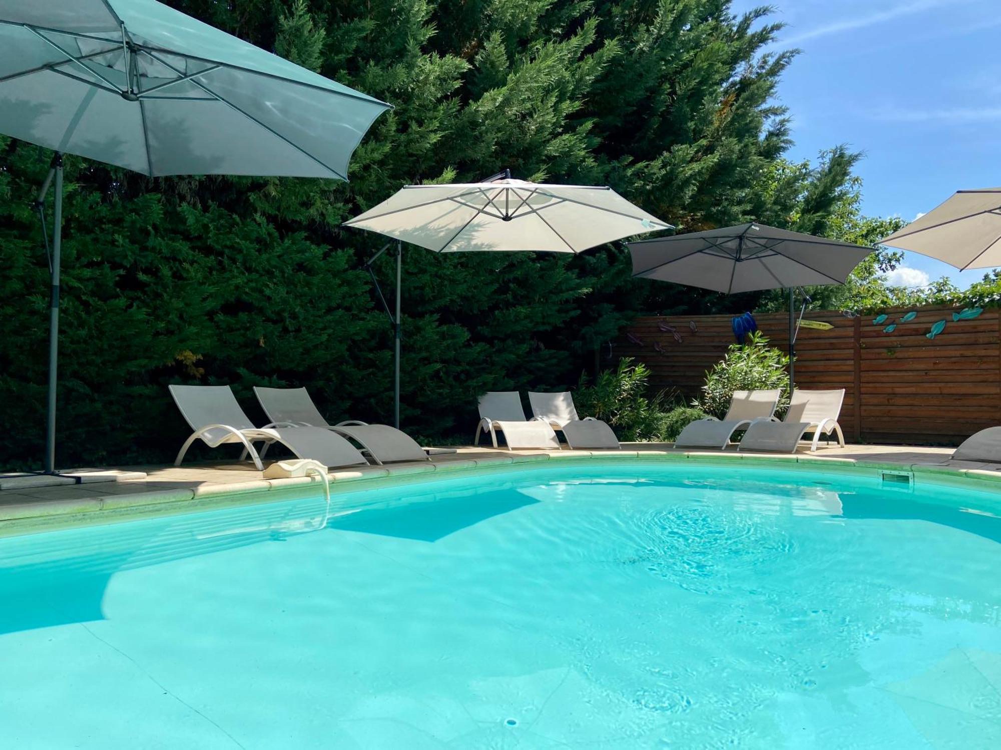 O Clair De Lune Au Coeur De Sarlat - Chambres Climatisees - Parking Prive - Piscine Chauffee - Spa Et Massages 外观 照片