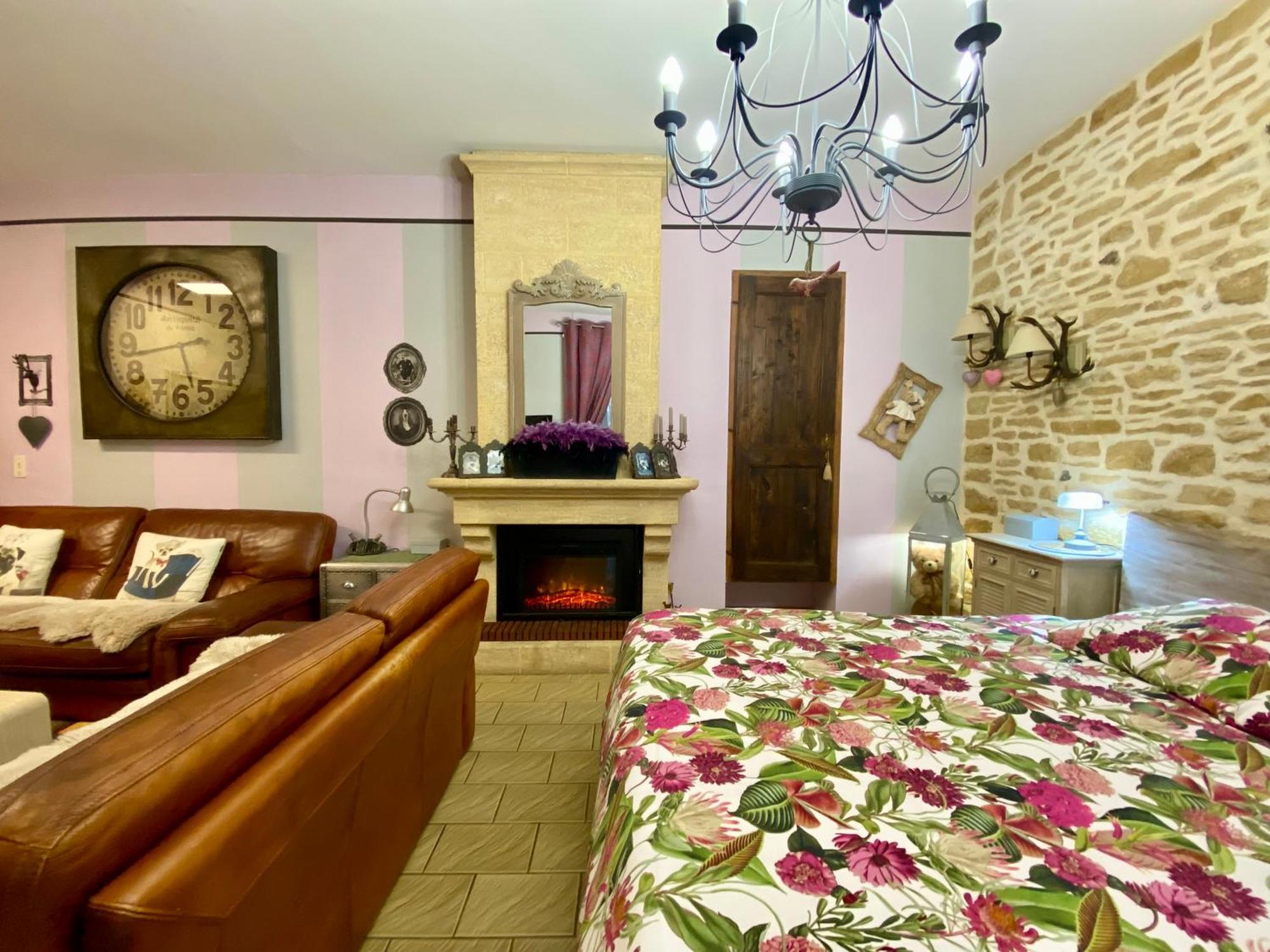 O Clair De Lune Au Coeur De Sarlat - Chambres Climatisees - Parking Prive - Piscine Chauffee - Spa Et Massages 外观 照片