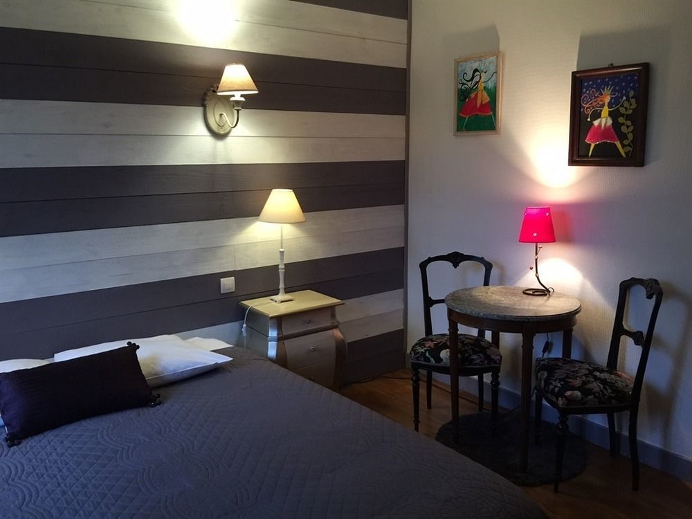 O Clair De Lune Au Coeur De Sarlat - Chambres Climatisees - Parking Prive - Piscine Chauffee - Spa Et Massages 外观 照片