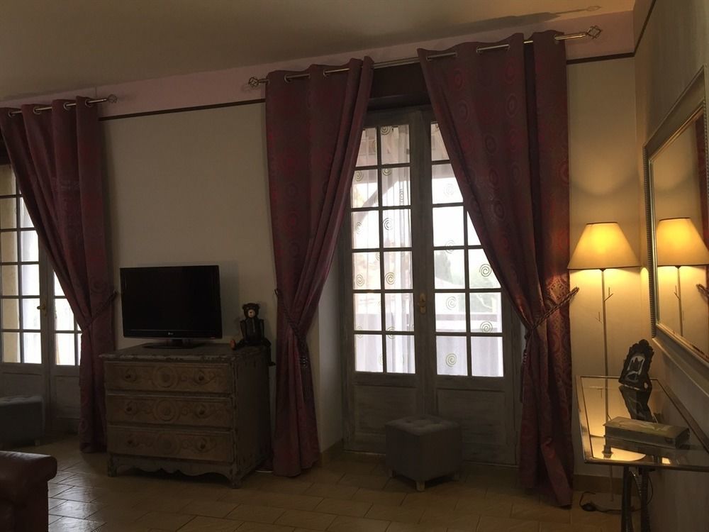O Clair De Lune Au Coeur De Sarlat - Chambres Climatisees - Parking Prive - Piscine Chauffee - Spa Et Massages 外观 照片