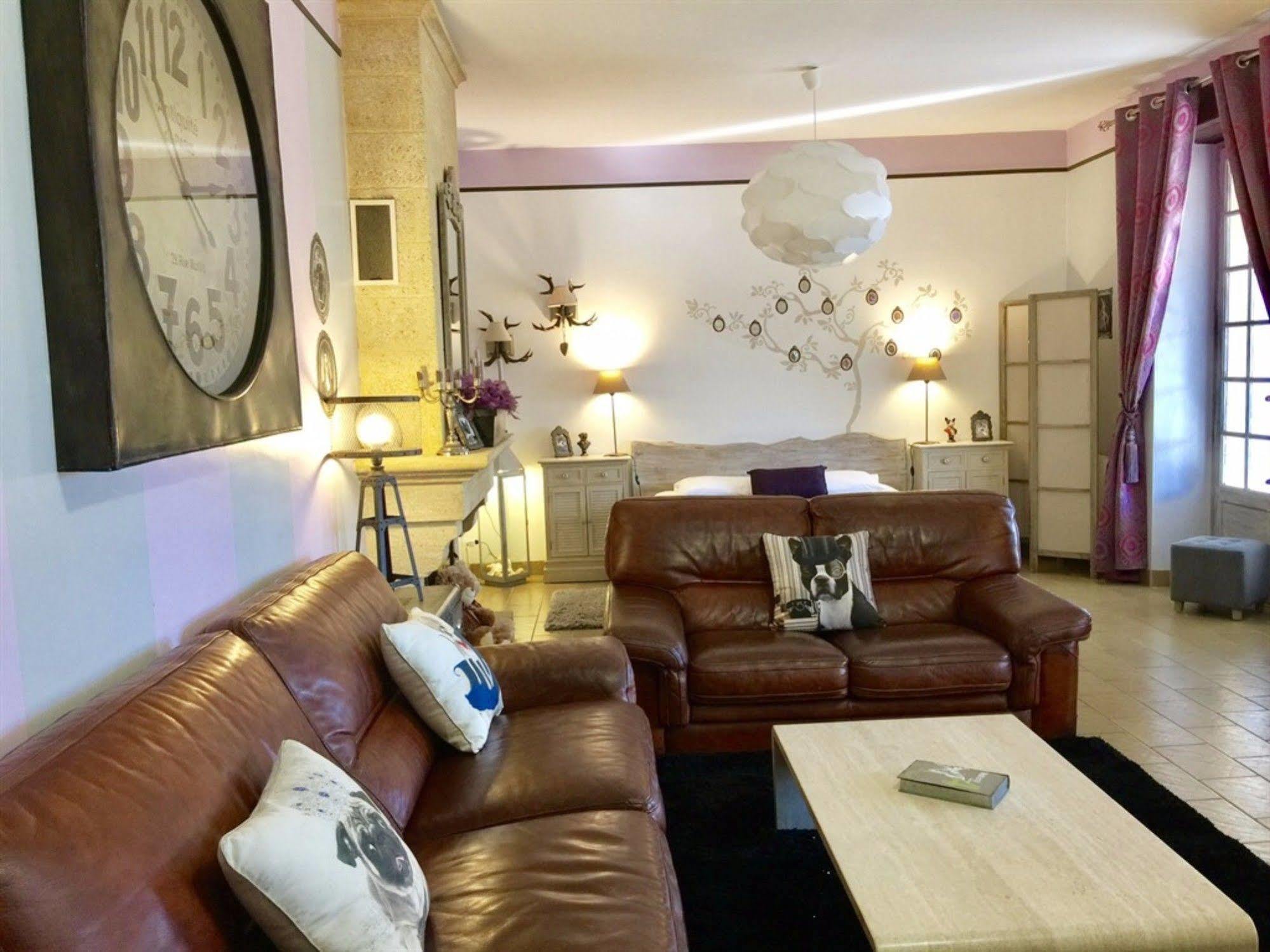 O Clair De Lune Au Coeur De Sarlat - Chambres Climatisees - Parking Prive - Piscine Chauffee - Spa Et Massages 外观 照片