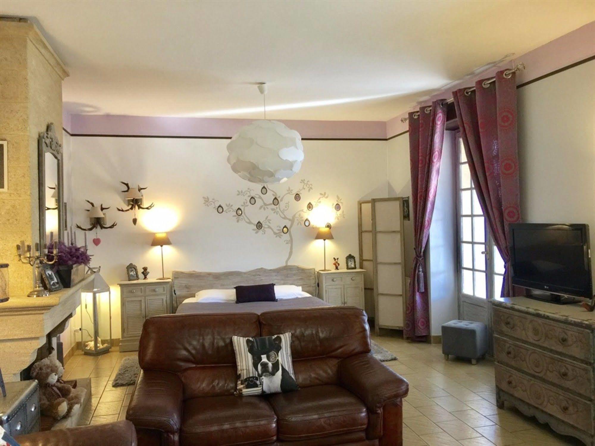 O Clair De Lune Au Coeur De Sarlat - Chambres Climatisees - Parking Prive - Piscine Chauffee - Spa Et Massages 外观 照片