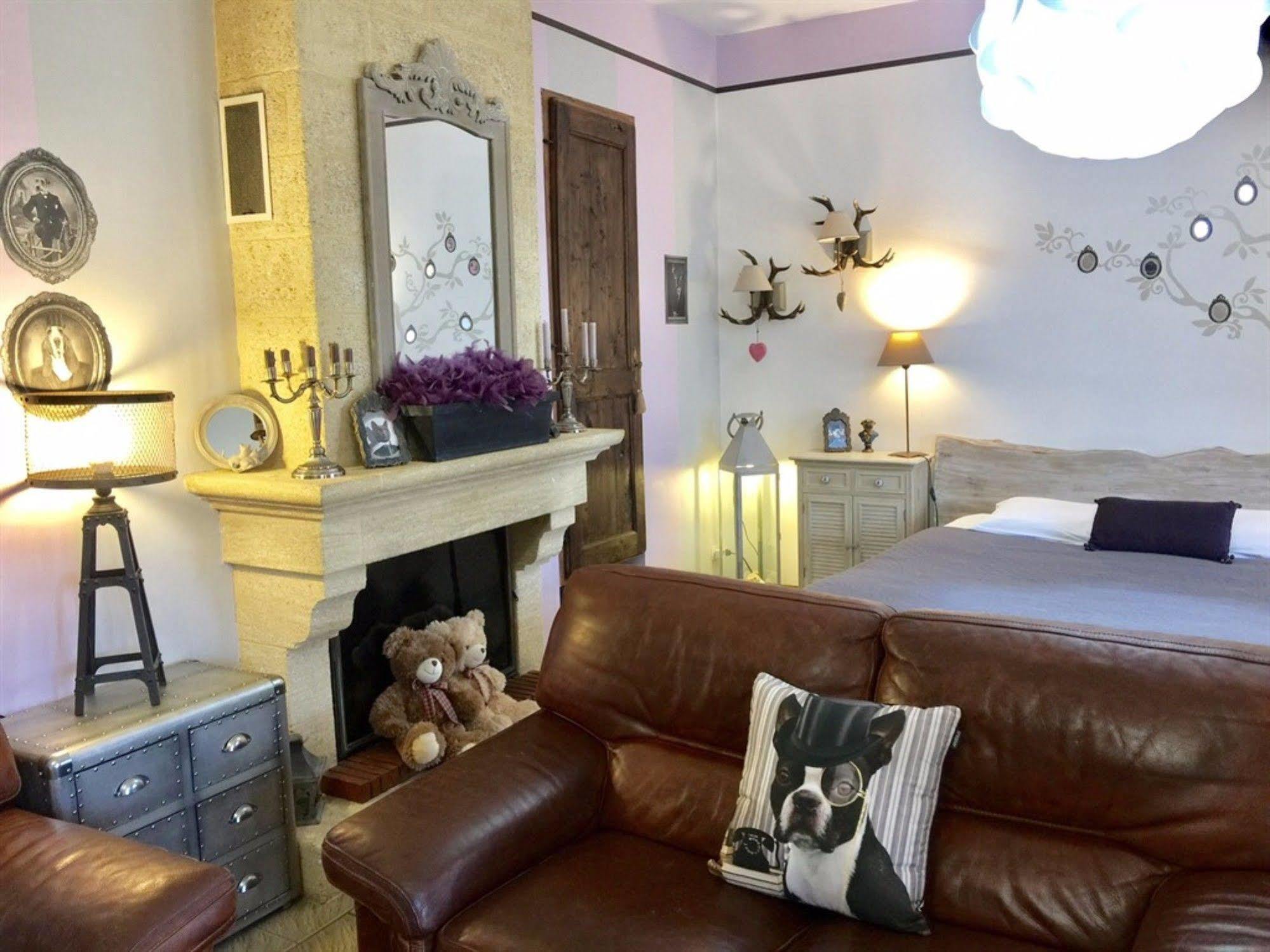 O Clair De Lune Au Coeur De Sarlat - Chambres Climatisees - Parking Prive - Piscine Chauffee - Spa Et Massages 外观 照片