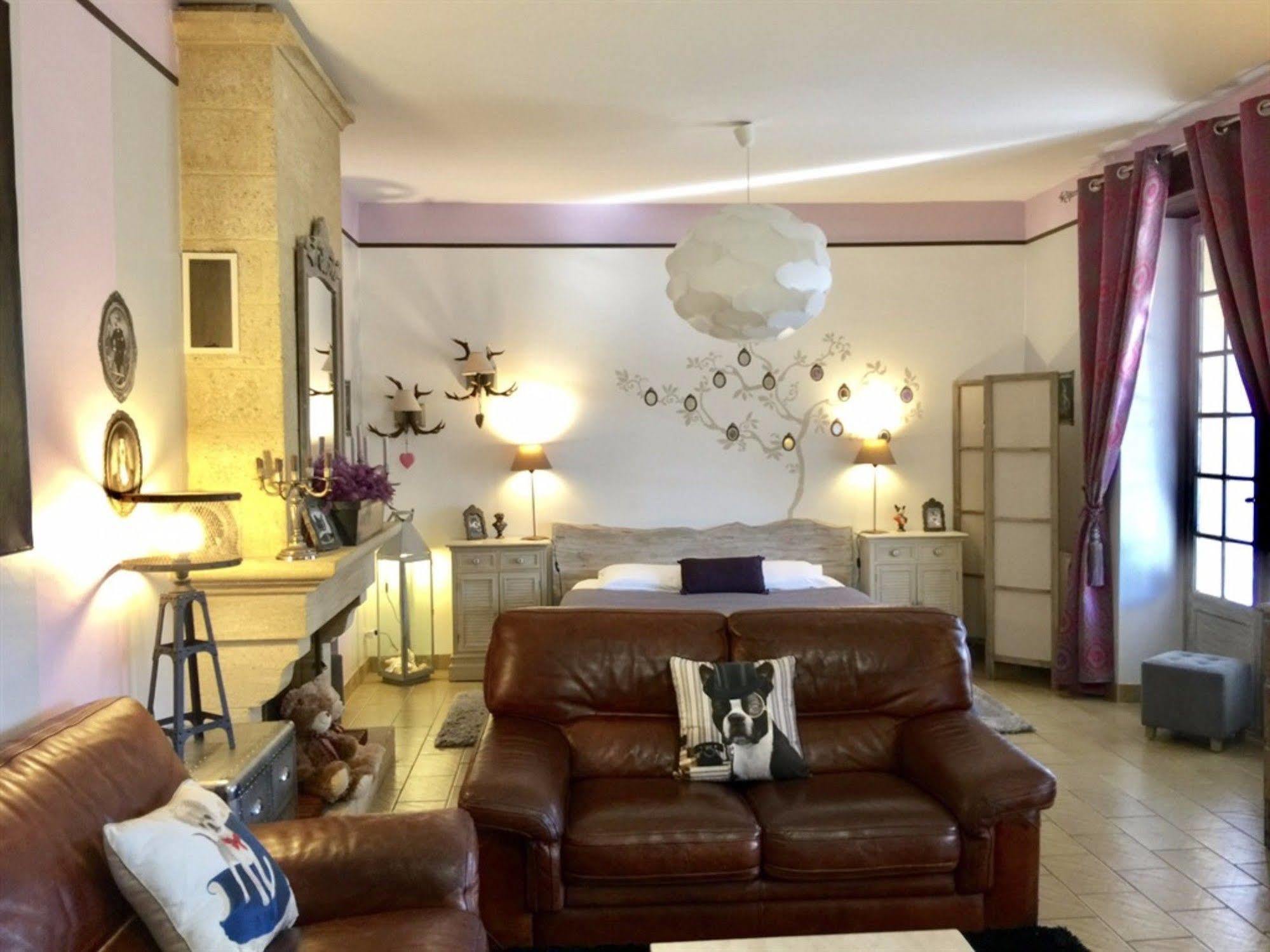 O Clair De Lune Au Coeur De Sarlat - Chambres Climatisees - Parking Prive - Piscine Chauffee - Spa Et Massages 外观 照片