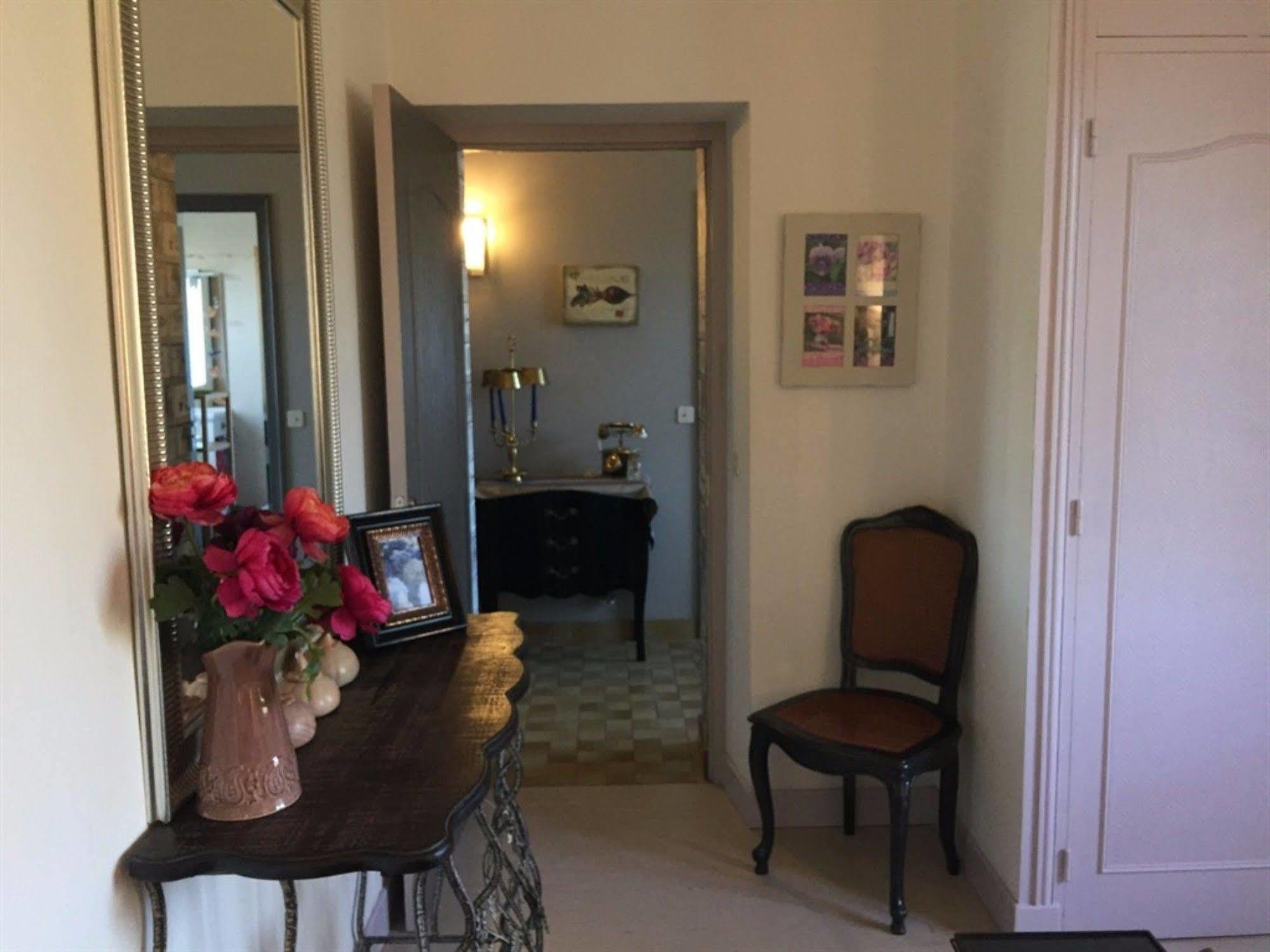 O Clair De Lune Au Coeur De Sarlat - Chambres Climatisees - Parking Prive - Piscine Chauffee - Spa Et Massages 外观 照片