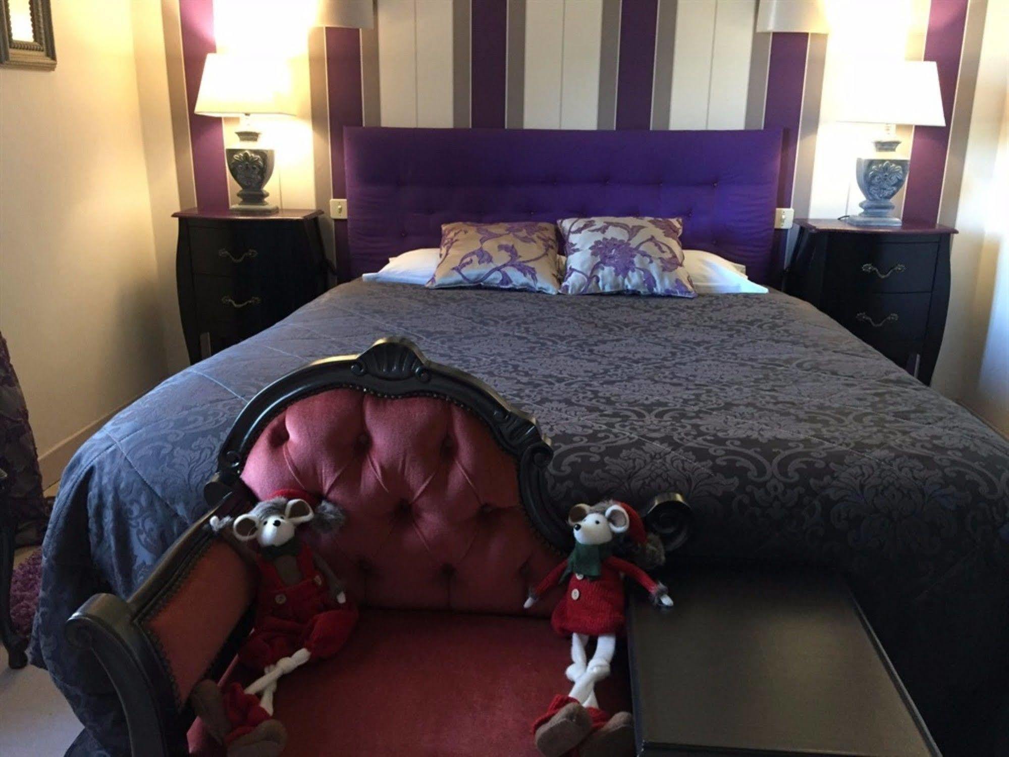 O Clair De Lune Au Coeur De Sarlat - Chambres Climatisees - Parking Prive - Piscine Chauffee - Spa Et Massages 外观 照片