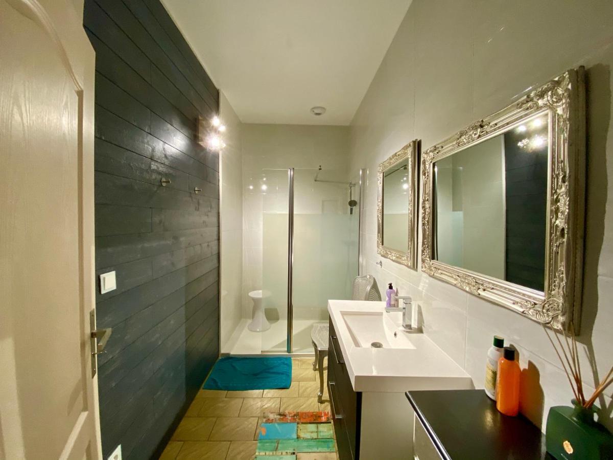 O Clair De Lune Au Coeur De Sarlat - Chambres Climatisees - Parking Prive - Piscine Chauffee - Spa Et Massages 外观 照片